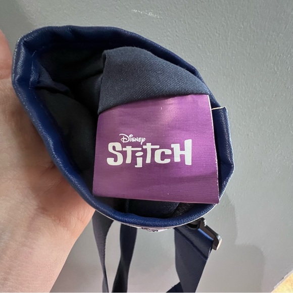 NWOT Disneys Stitch Water Bottle sling
Side pocket - Picture 4 of 4